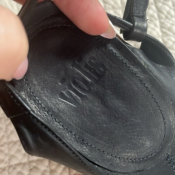 VIALIS blck heeled sandal handmade in Spain - Picture 7 of 7